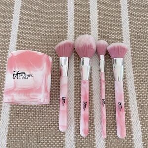 Like new! IT COSMETICS Rose Marble brush set